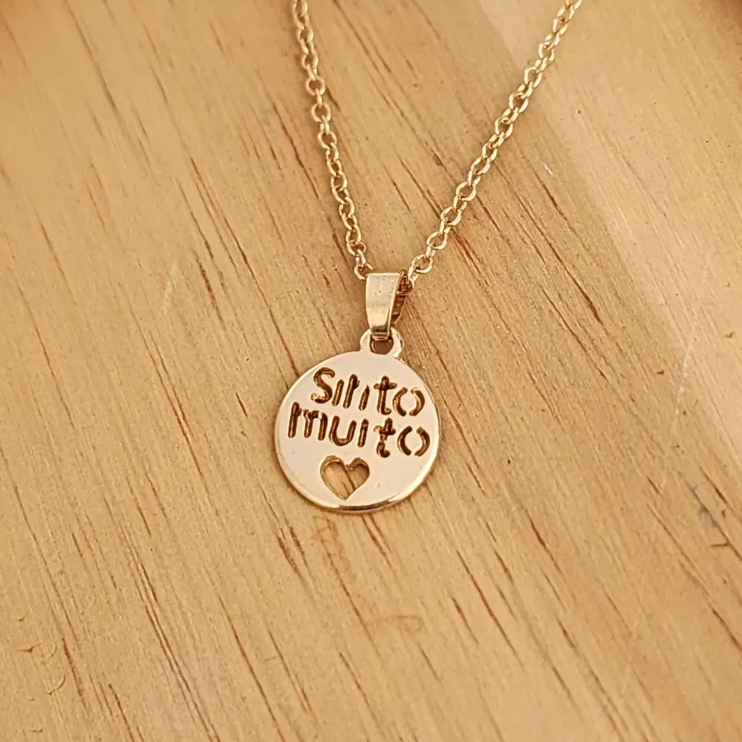COLAR DOURADO PINGENTE SINTO MUITO