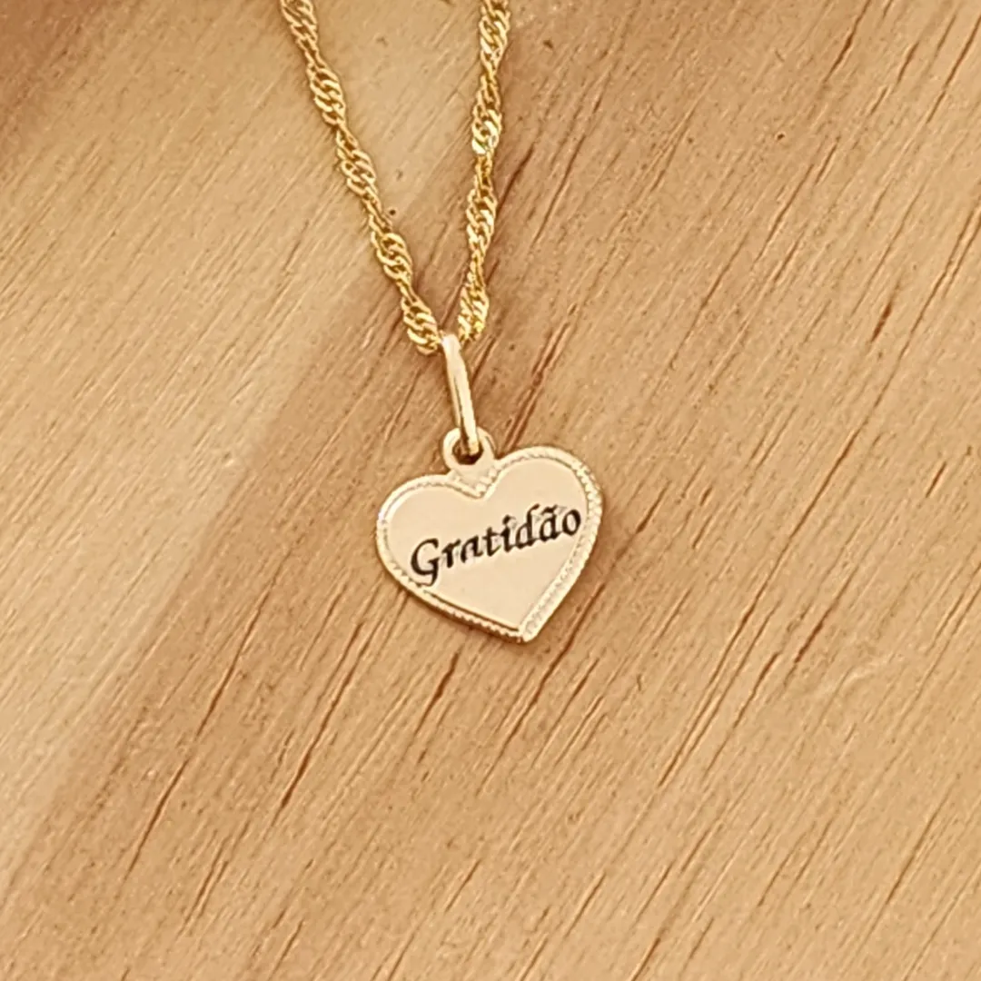 COLAR PINGENTE DOURADO CORAÇÃO GRATIDÃO