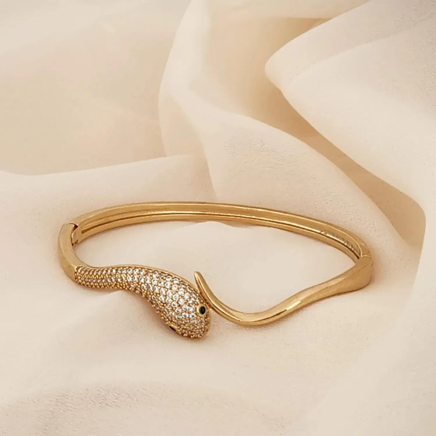 BRACELETE DOURADO MICROZIRCÔNIAS COBRA