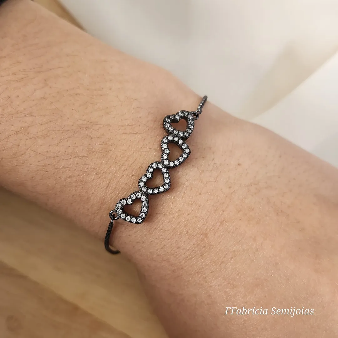 PULSEIRA SHAMBALA RÓDIO NEGRO CORAÇÕES CRAVEJADOS MICROZIRCÔNIAS CRISTAL
