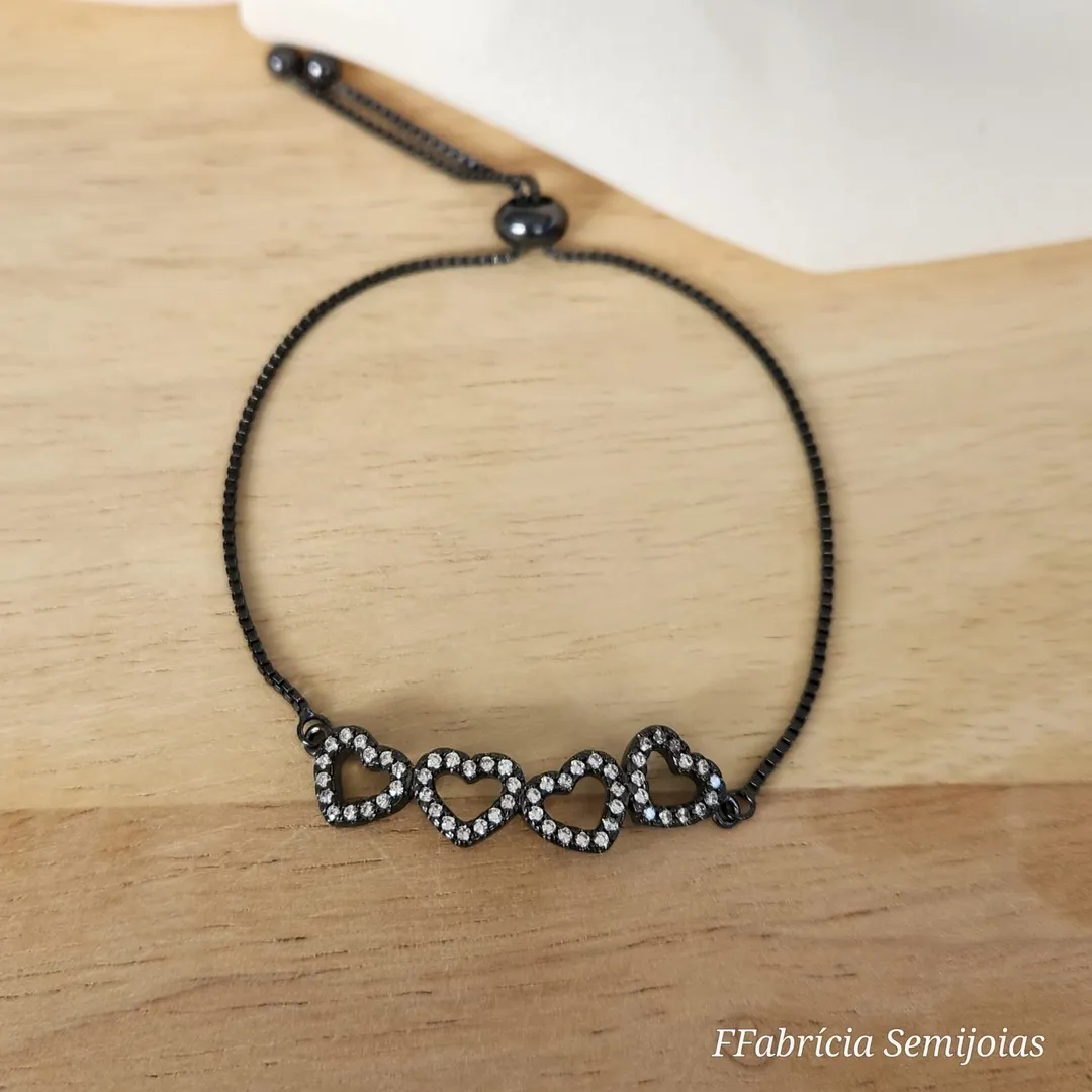 PULSEIRA SHAMBALA RÓDIO NEGRO CORAÇÕES CRAVEJADOS MICROZIRCÔNIAS CRISTAL