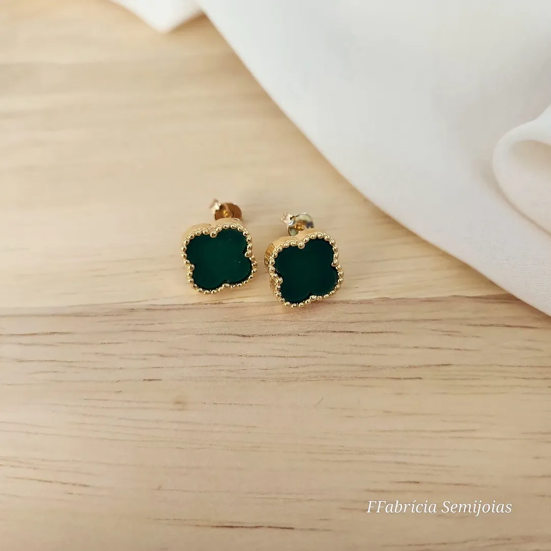 BRINCOS TREVO DE QUATRO FOLHAS VERDE BANHO OURO
