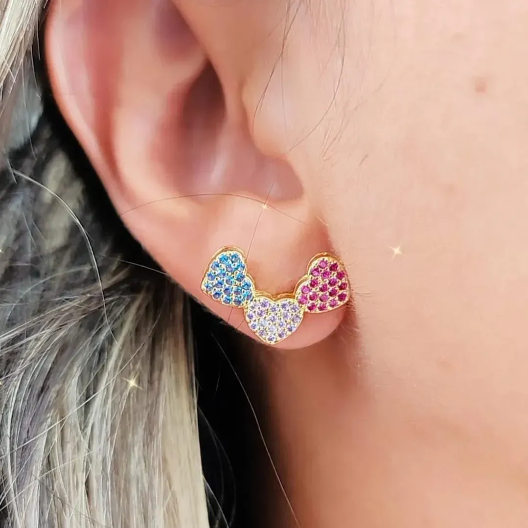 BRINCO DOURADO EAR CUFF TRÊS CORAÇÕES CRAVEJADOS