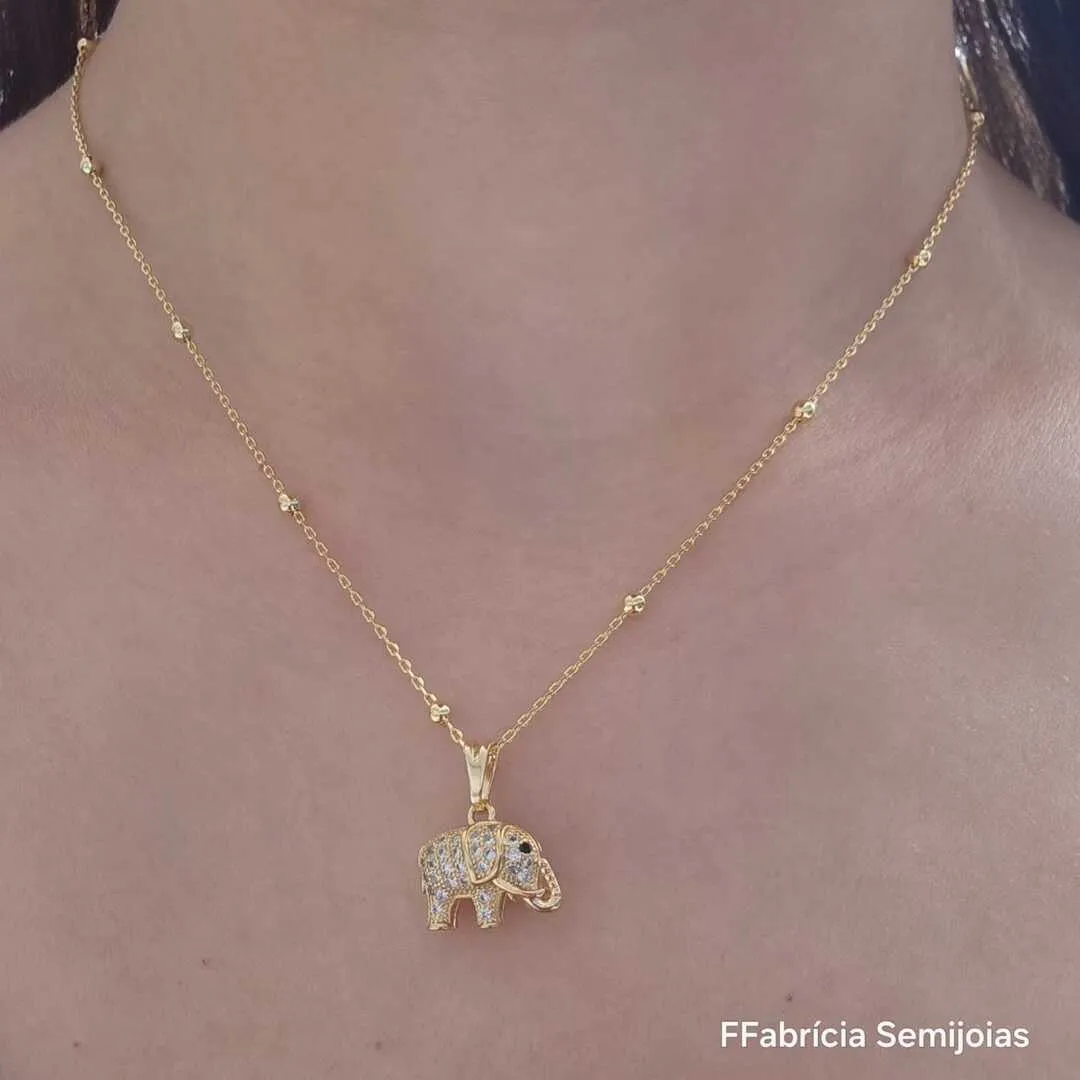 COLAR DOURADO BOLINHA COM PINGENTE ELEFANTE CRAVEJADO EM MICROZIRCÔNIAS CRISTAM 40CM