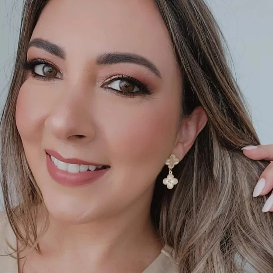 BRINCO DOIS TREVOS DE QUATRO FOLHAS INSPIRAÇÃO ALHAMBRA DE VAN CLEEF