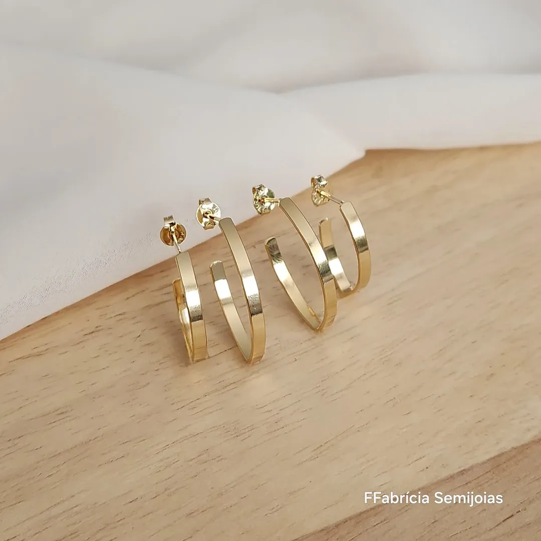 DUPLA DE BRINCOS ARGOLA ESTILO GOTA DOIS TAMANHOS