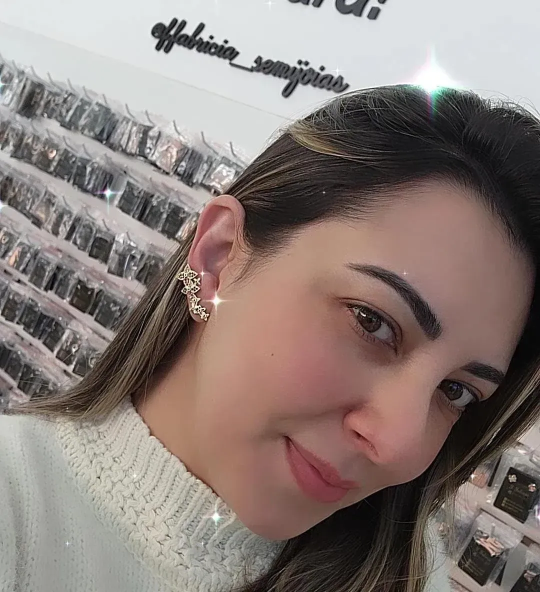 BRINCO EAR CUFF FLORES CRAVEJADO COM MICROZIRÔNIAS COLORIDAS