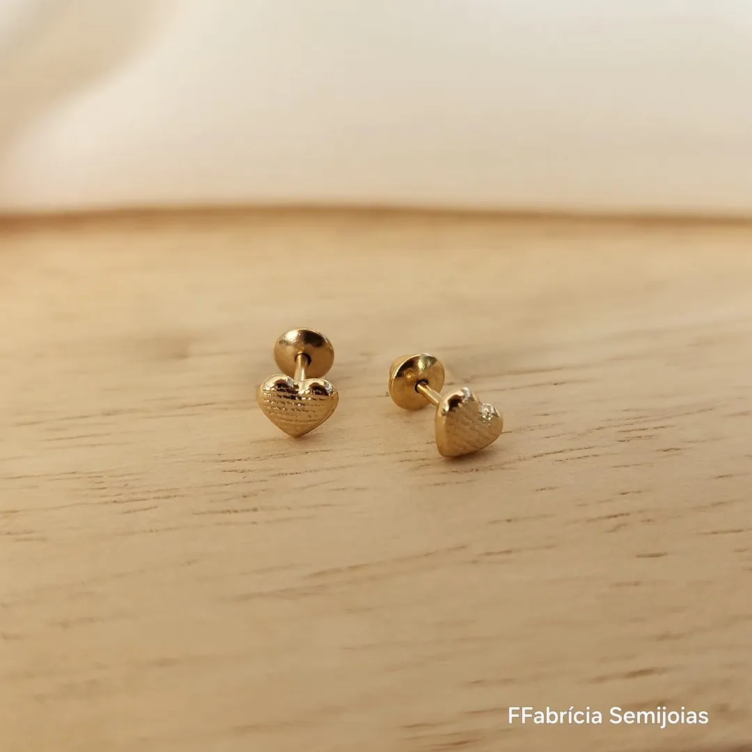 BRINCO DOURADO CORAÇÃO TRABALHADO TARAXA BABY