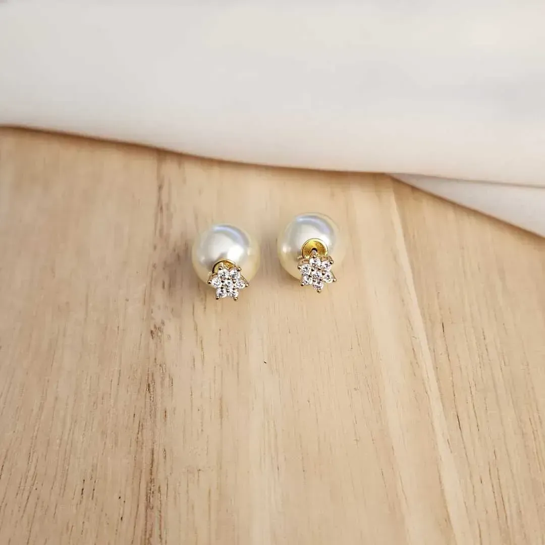 BRINCO FLOR FRONTAL E PÉROLA PINO ATRÁS DA ORELHA - INSPIRAÇÃO DIOR