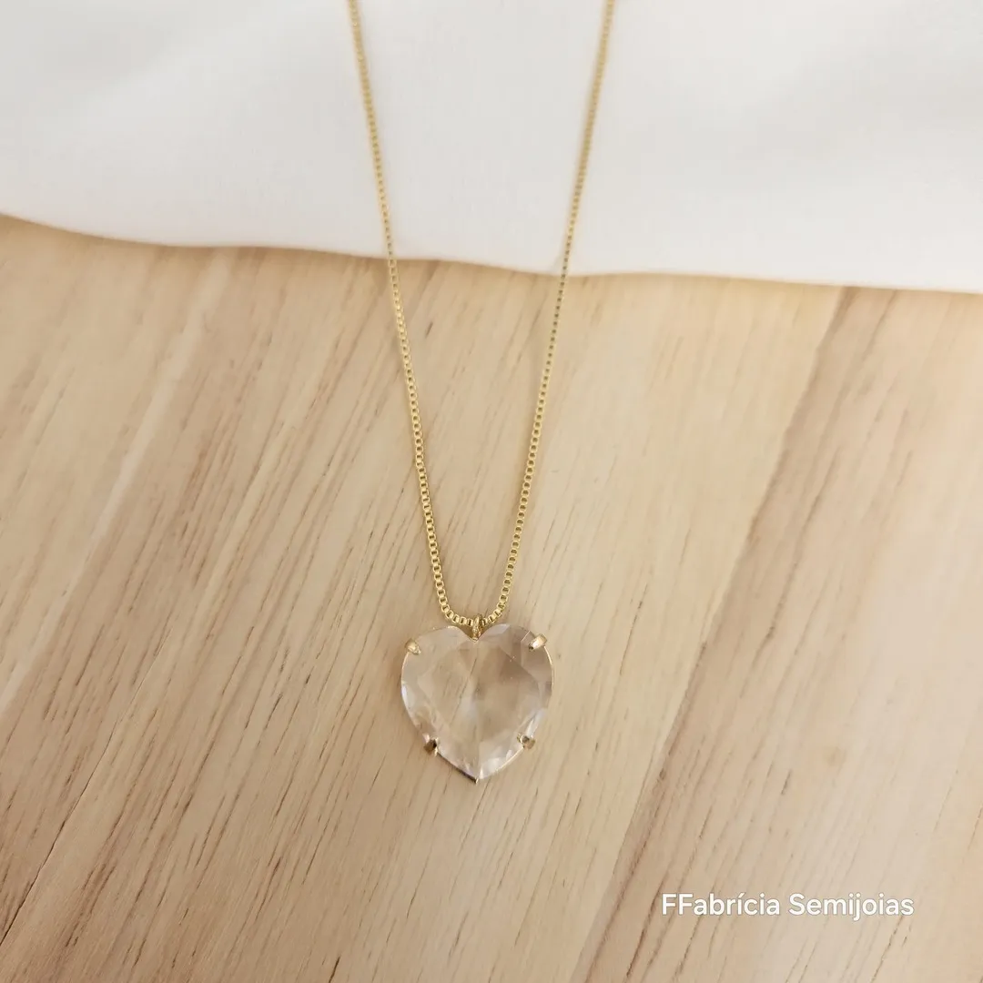 COLAR CORAÇÃO DOURADO PEDRA CRISTAL