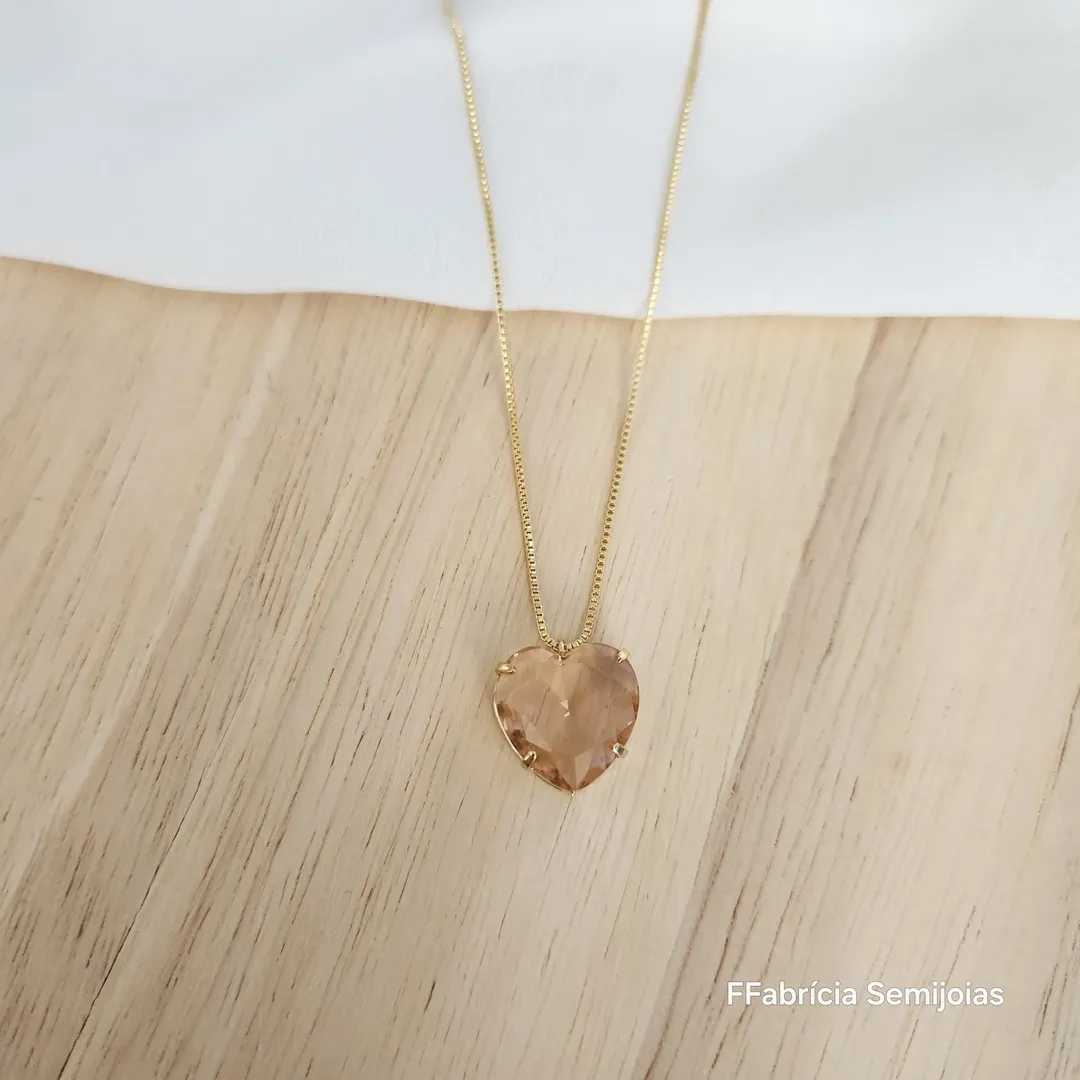 COLAR CORAÇÃO DOURADO PEDRA CITRINO