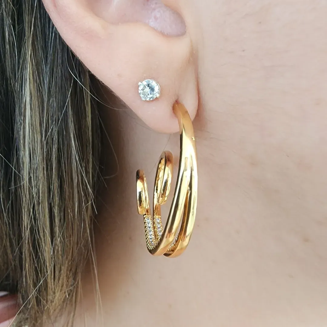 ARGOLA CRAVEJADA EM MICROZIRCÔNIAS CRISTAL