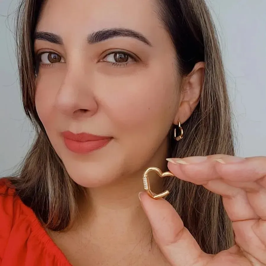 ARGOLA DOURADA CORAÇÃO DETALHES EM MICROZORCÔNIAS CRISTAL
