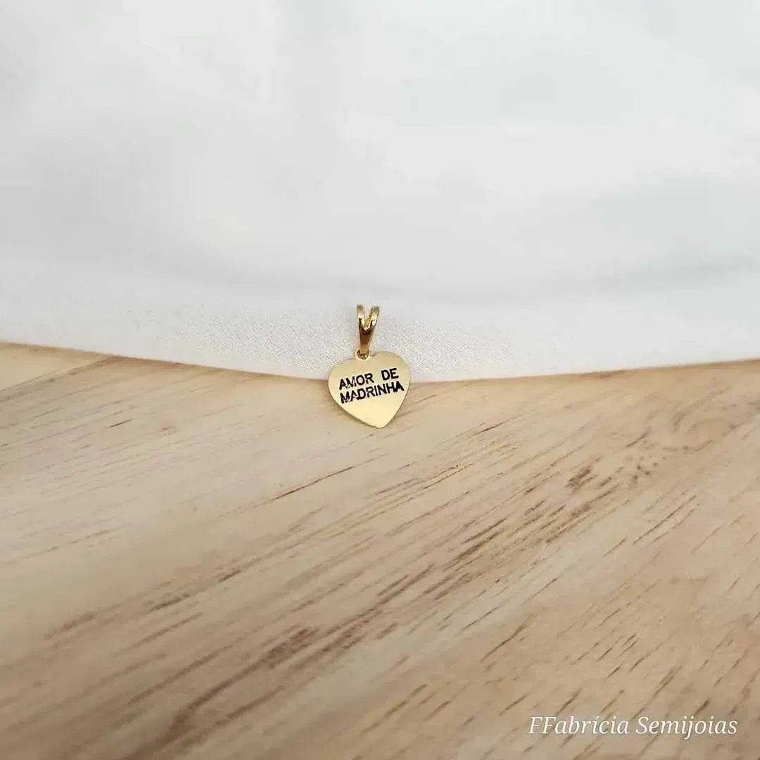 PINGENTE DOURADO CORAÇÃO AMOR DE MADRINHA