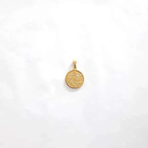 PINGENTE DOURADO ESTRELA DE DAVI