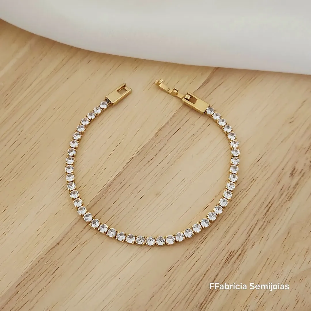 PULSEIRA DOURADA CRAVEJADA EM ZIRCÔNIAS CRISTAL
