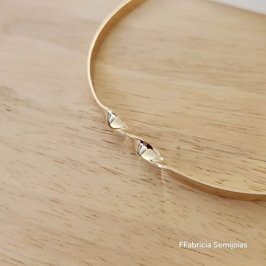 COLAR GARGANTINHA CHOKER ARO TORCIDO