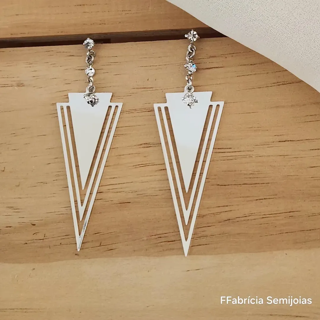 BRINCO TRIÂNGULAR PONTUADOS E LINERARES - DANÇA CURA