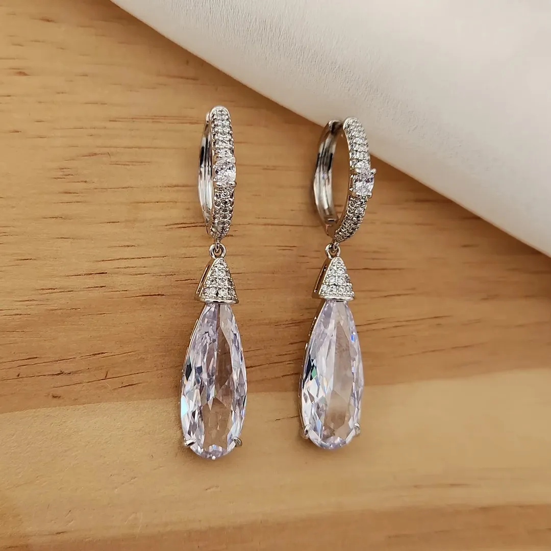 BRINCO FESTA ARGOLA RÓDIO BRANCO COM ZIRCÔNIA CRISTAL