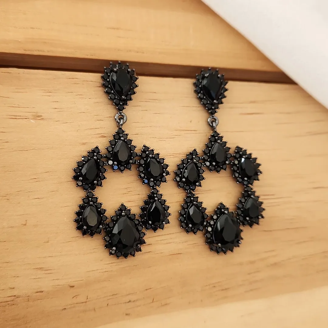 BRINCO RÓDIO NEGRO FESTA GOTAS ZIRCÔNIAS NEGRAS