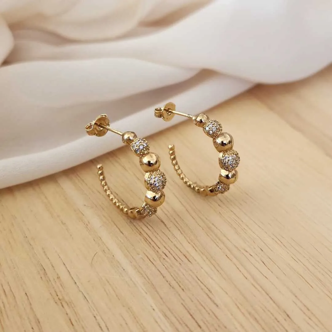 ARGOLINHA BOLINHAS DOURADA E ZIRCÔNIAS CRISTAL