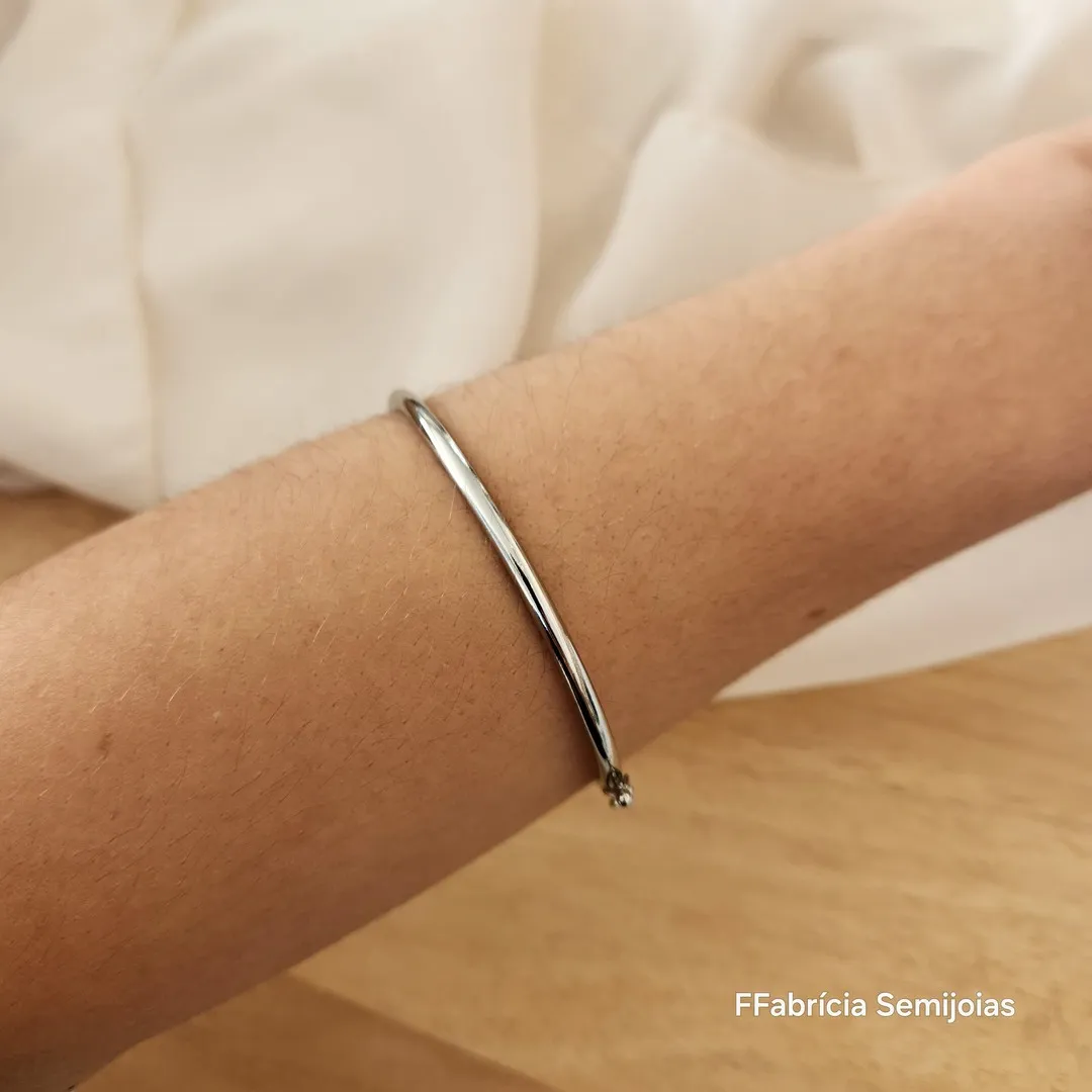 BRACELETE REDONDO LISO FINO FECHO TRAVA