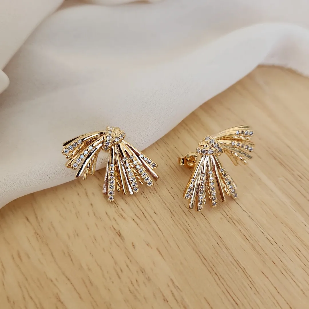 BRINCO EAR CUFF LEQUE CRAVEJADO EM MICROZIRCÔNIAS CRISTAL