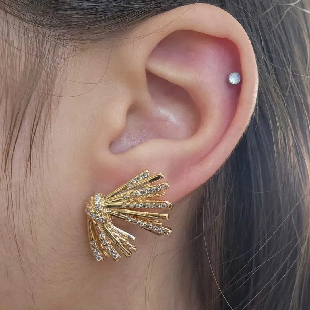 BRINCO EAR CUFF LEQUE CRAVEJADO EM MICROZIRCÔNIAS CRISTAL