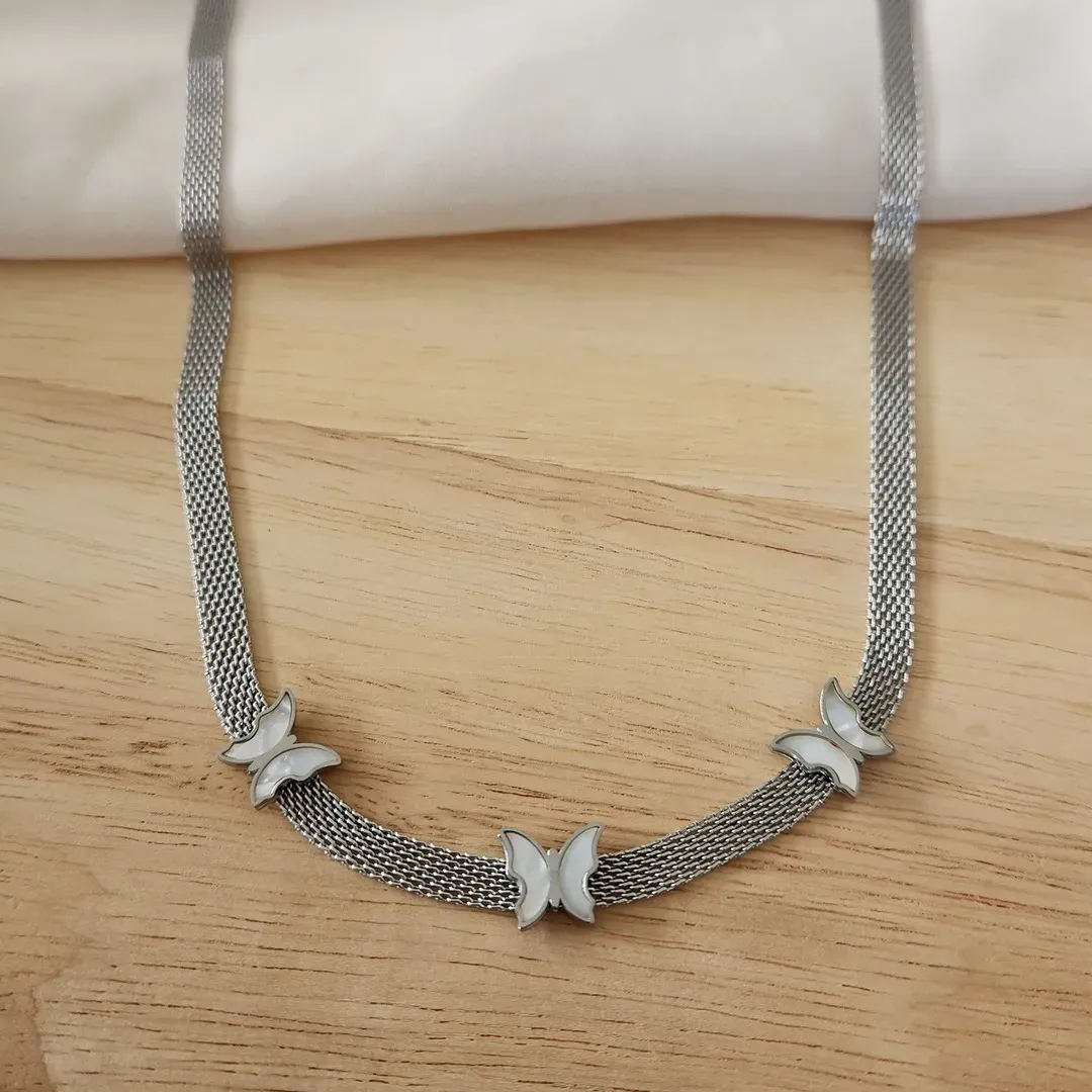 COLAR MALHA 3 BORBOLETAS 45+5CM