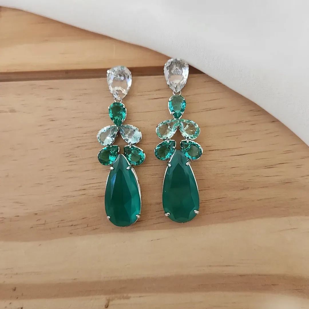 BRINCOS LUXO PEDRAS FORMAS TONS DE VERDE
