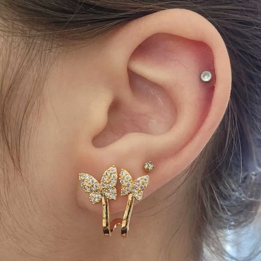BRINCO EAR CUFF DUAS BORBOLETAS CRAVEJADAS EM MICROZIRCÔNIAS CRISTAL