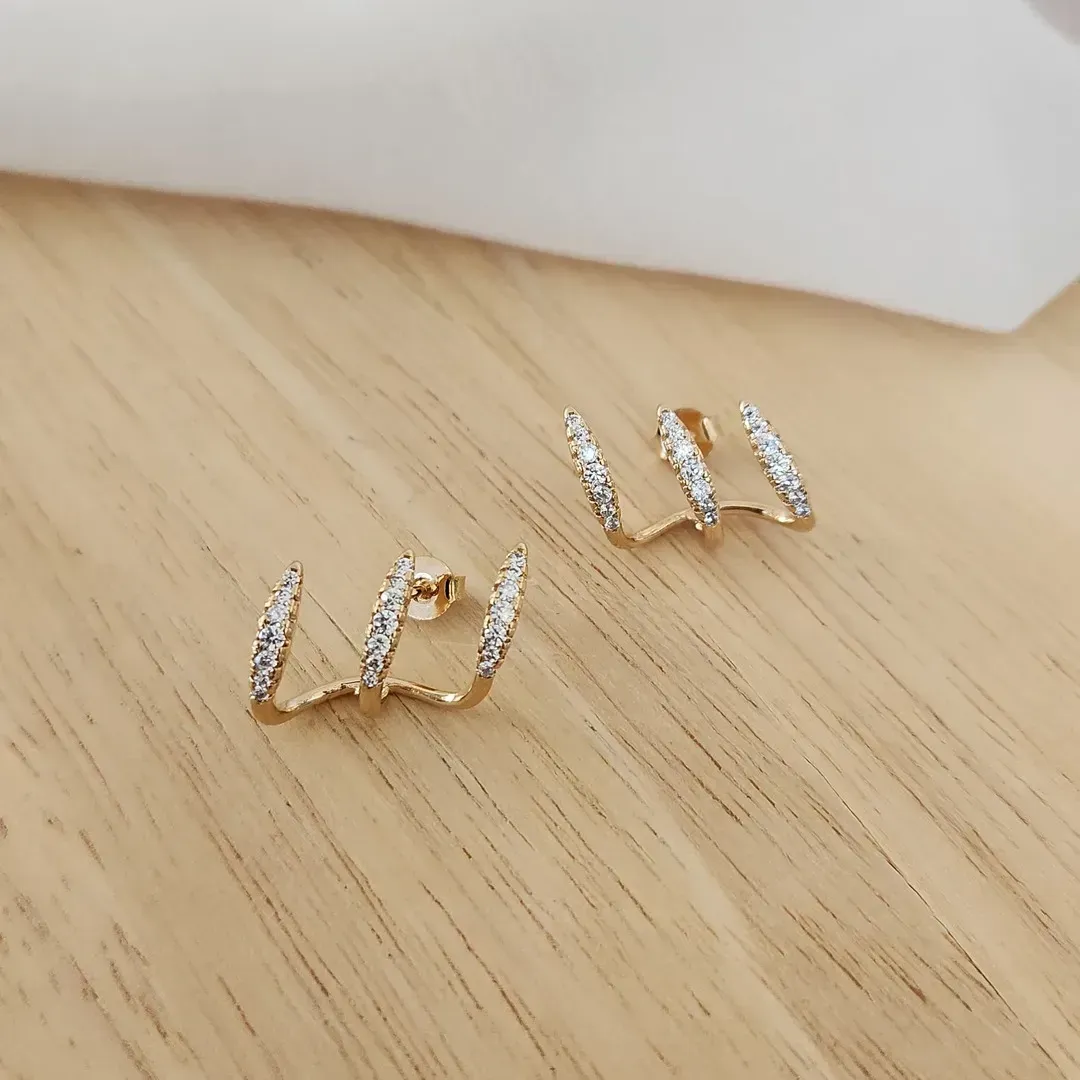 BRINCO EAR CUFF TRÊS FIOS CRAVEJADAS EM MICROZIRCÔNIAS CRISTAL