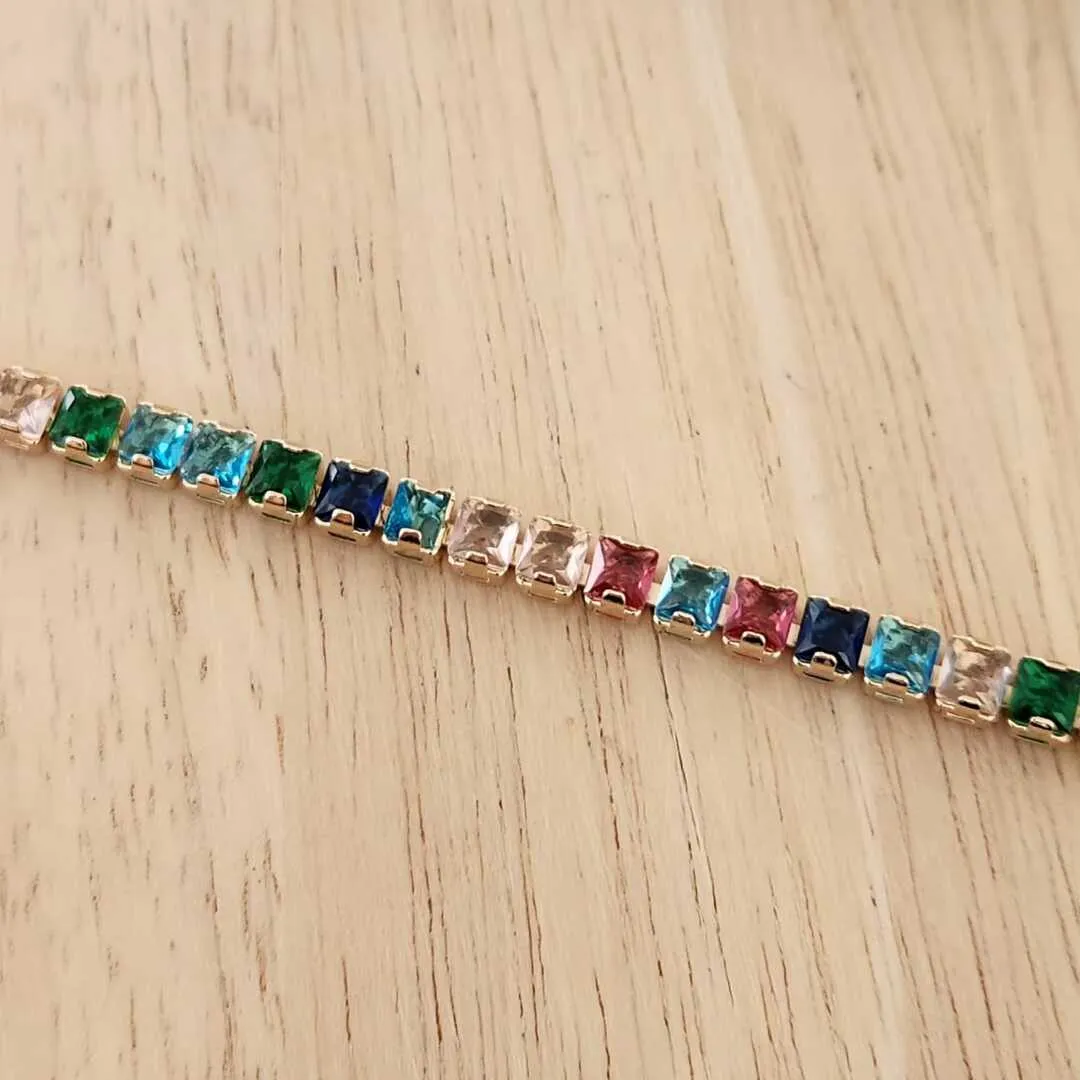 PULSEIRA DOURADA NAVETES QUADRADAS COLORIDA