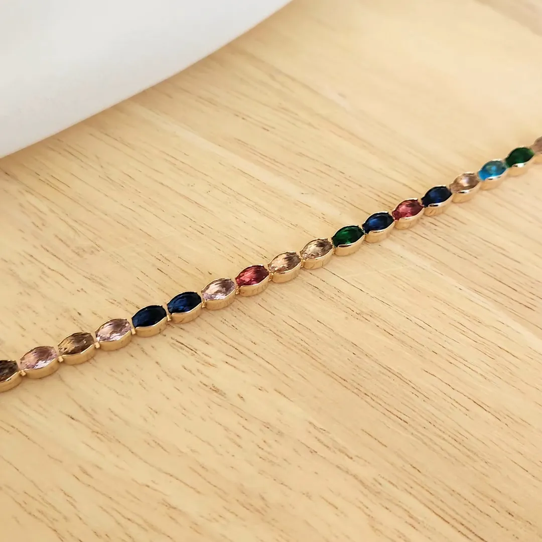 PULSEIRA DOURADA NAVETES OVAIS COLORIDAS