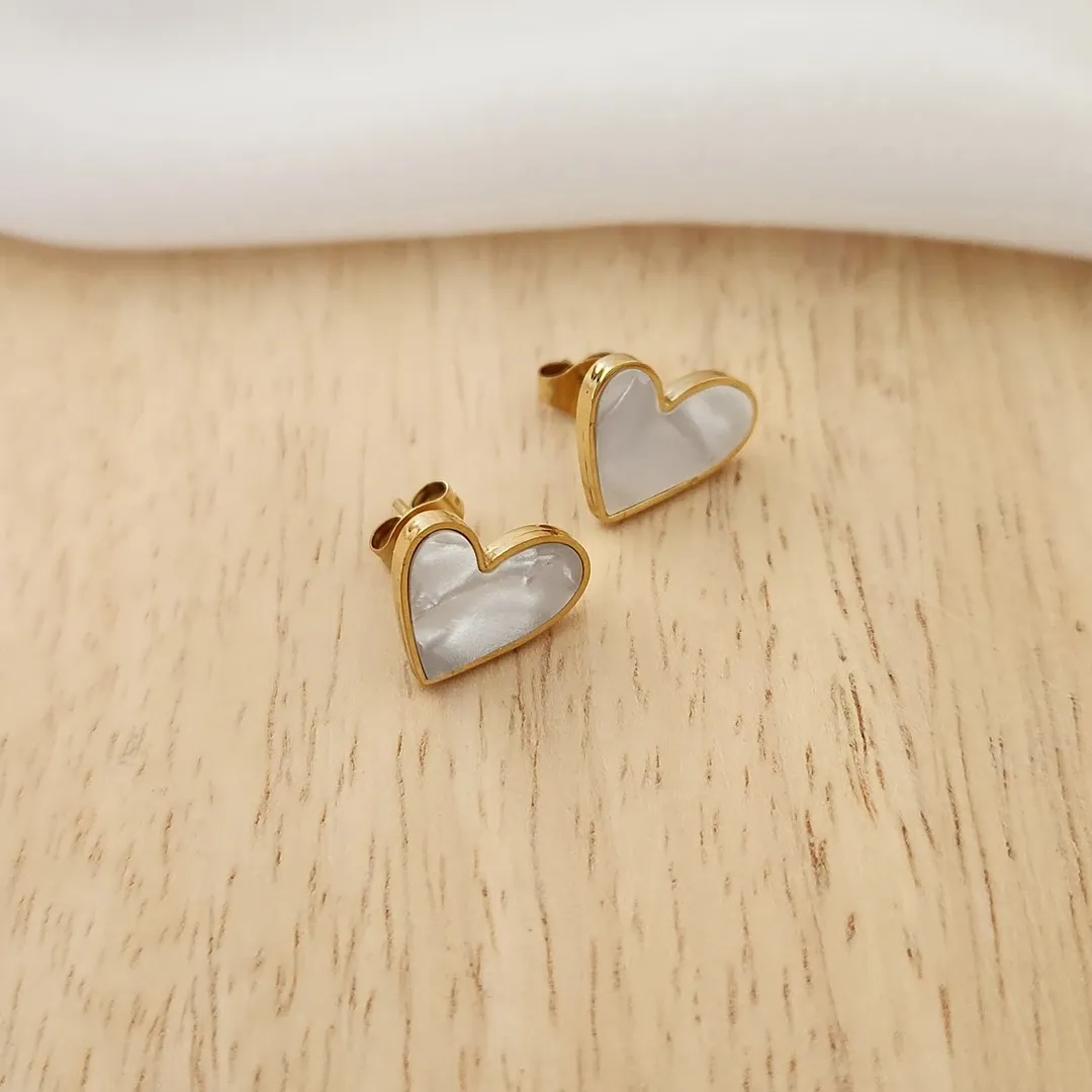 CONJUNTO CORAÇÕES EM MADREPÉROLA DOURADO