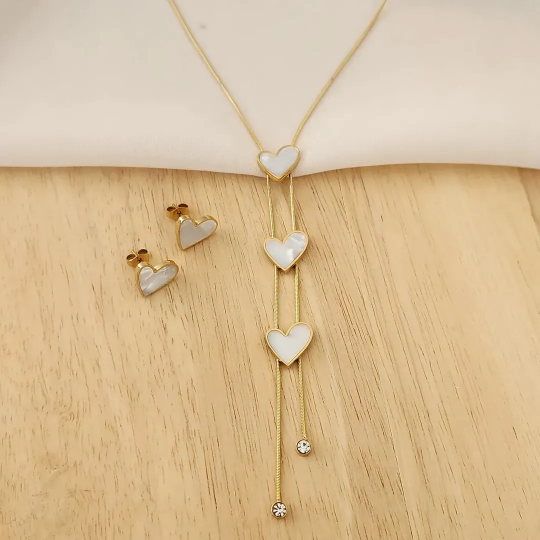 CONJUNTO CORAÇÕES EM MADREPÉROLA DOURADO
