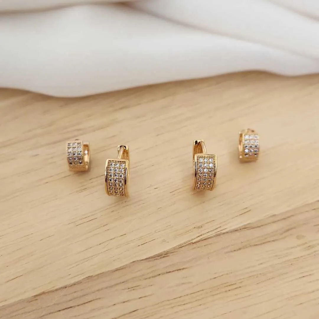 DUPLA ARGOLINHAS DOURADAS CRAVEJADA MICROZIRCÔNIAS CRISTAL