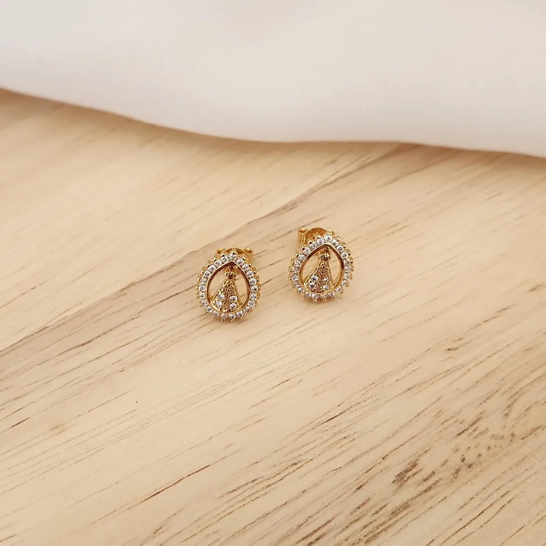BRINCO NOSSA SENHORA APARECISA CRAVEJADA EM MICROZIRCÔNIA CRISTAL