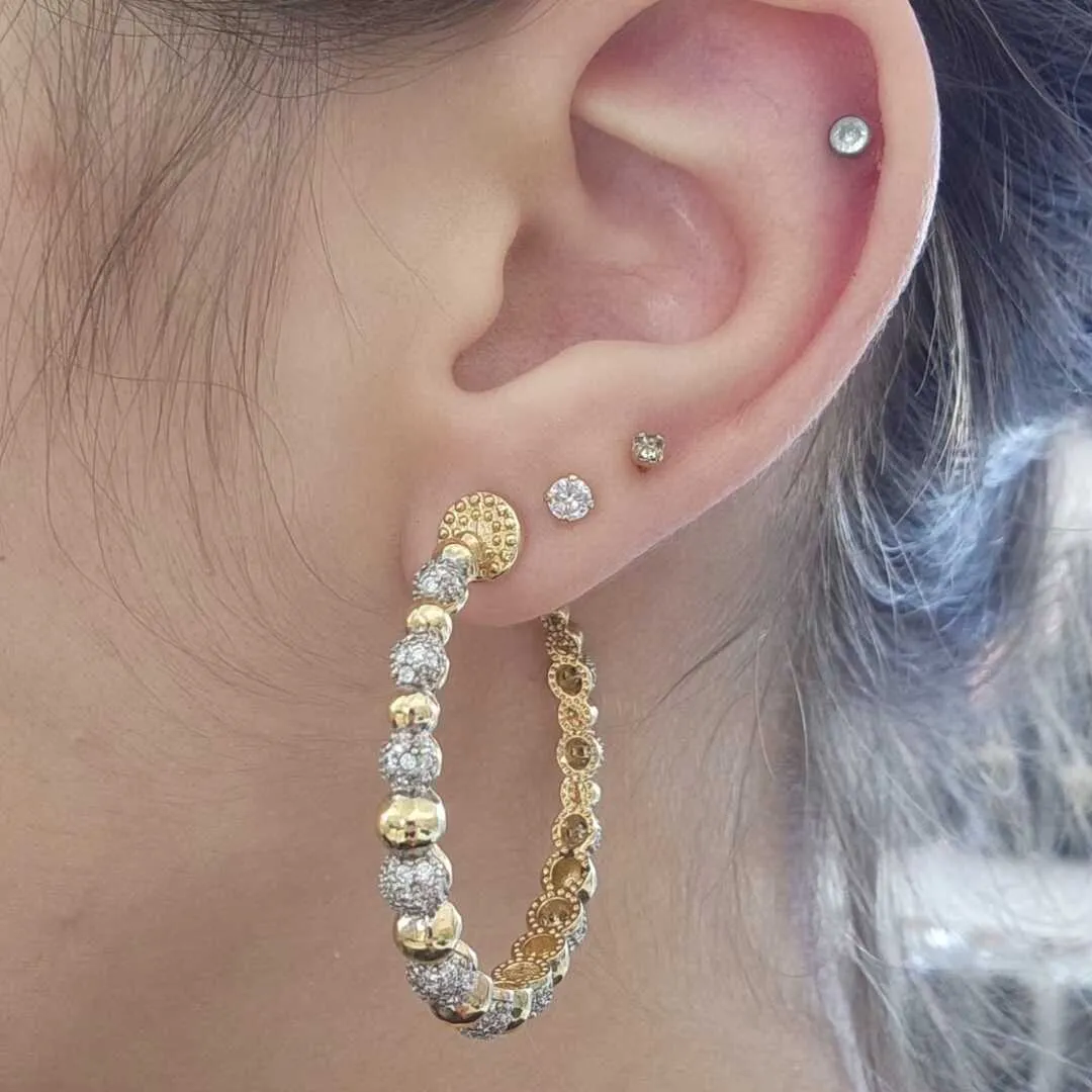 ARGOLA BOLINHAS DOURADA E ZIRCÔNIAS CRISTAL