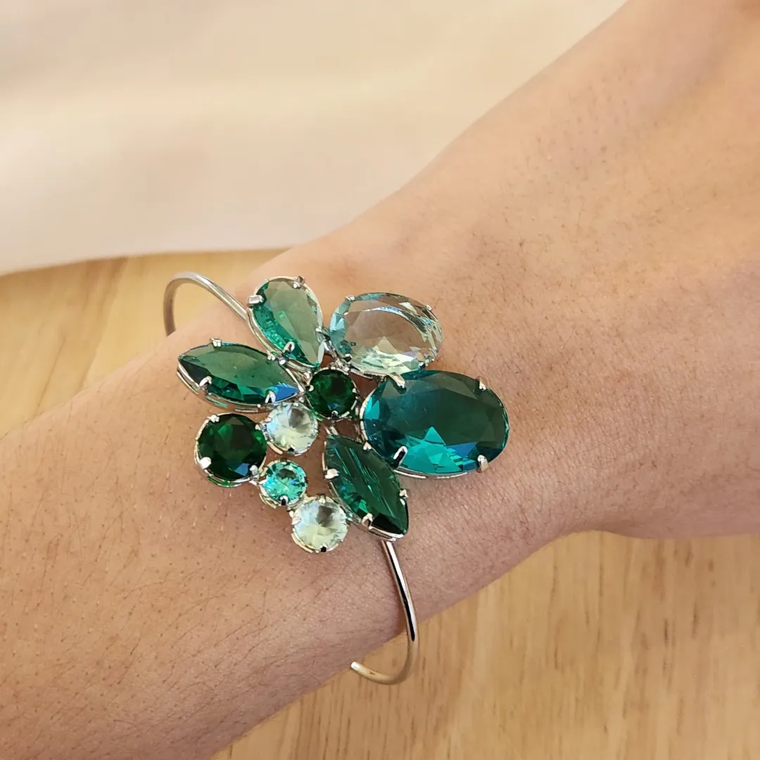 BRACELETE LUXO PEDRAS VERDES TONS VARIADOS