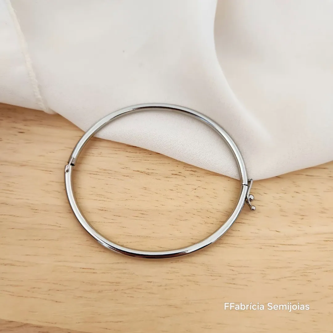 BRACELETE REDONDO LISO FINO FECHO TRAVA
