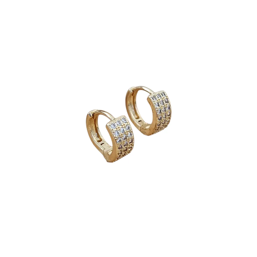 BRINCO ARGOLA PEQUENA CRAVEJADO EM MICROZIRCÔNIAS CRISTAL
