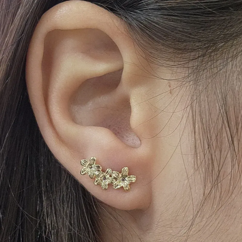 BRINCO EAR CUFF TRÊS FLORES
