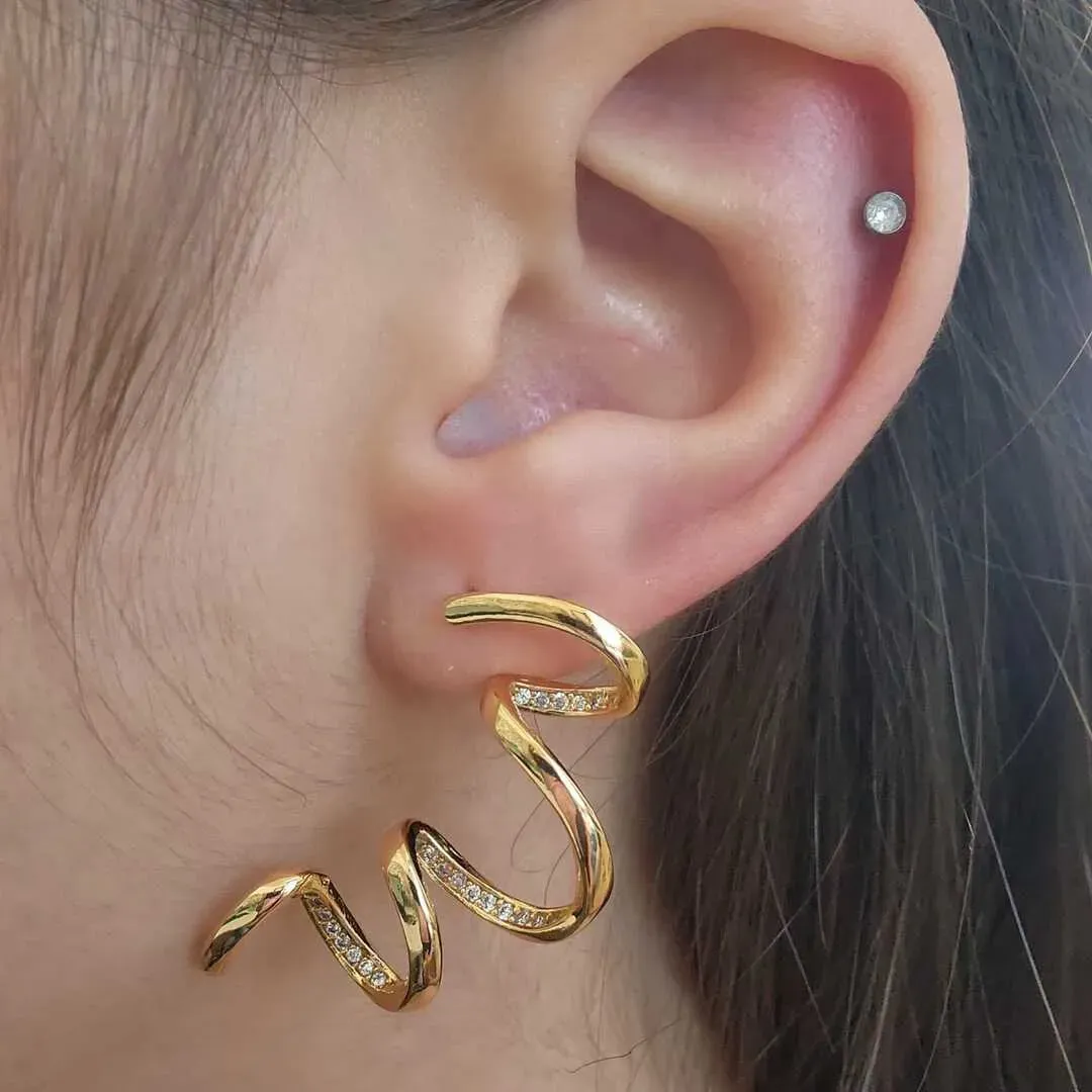 BRINCO ESPIRAL CRAVEJADO EM MICROZIRCÔNIAS CRISTAL