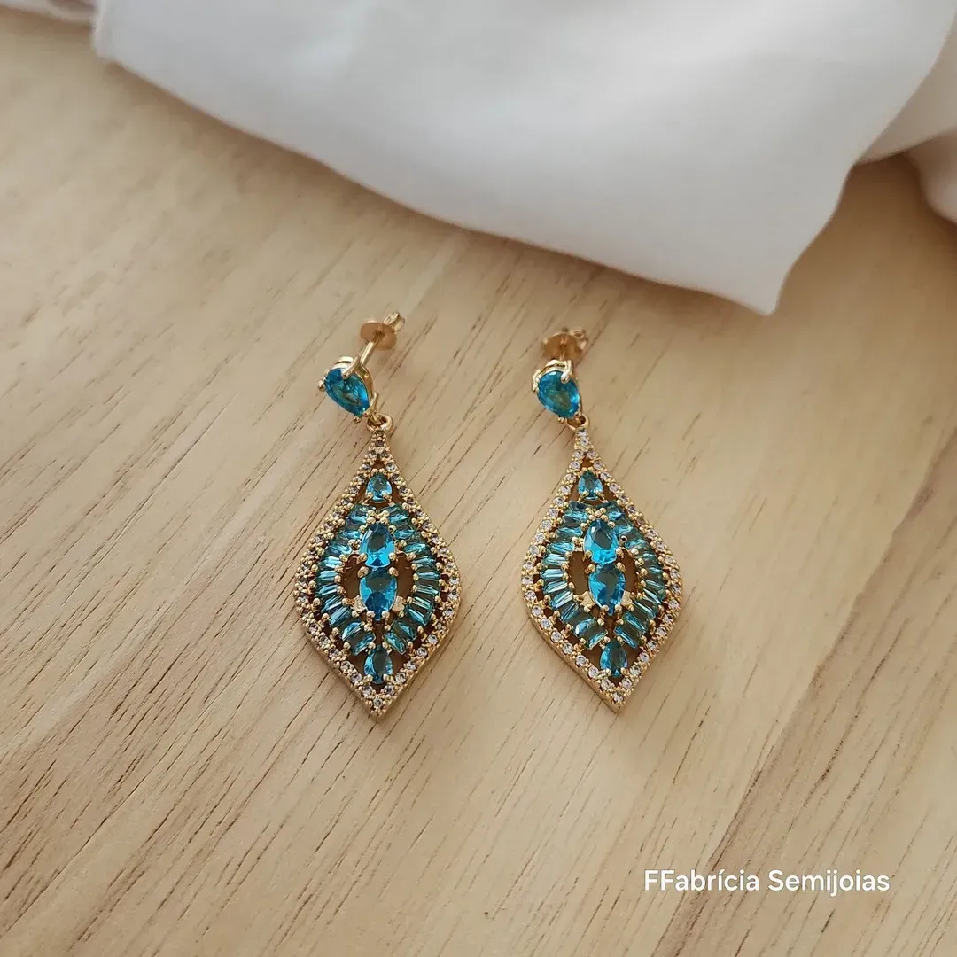 BRINCO GOTA ZIRCÔNIA NAVETE ÁGUA MARINHA E MICROZIRCÔNIAS CRISTAL