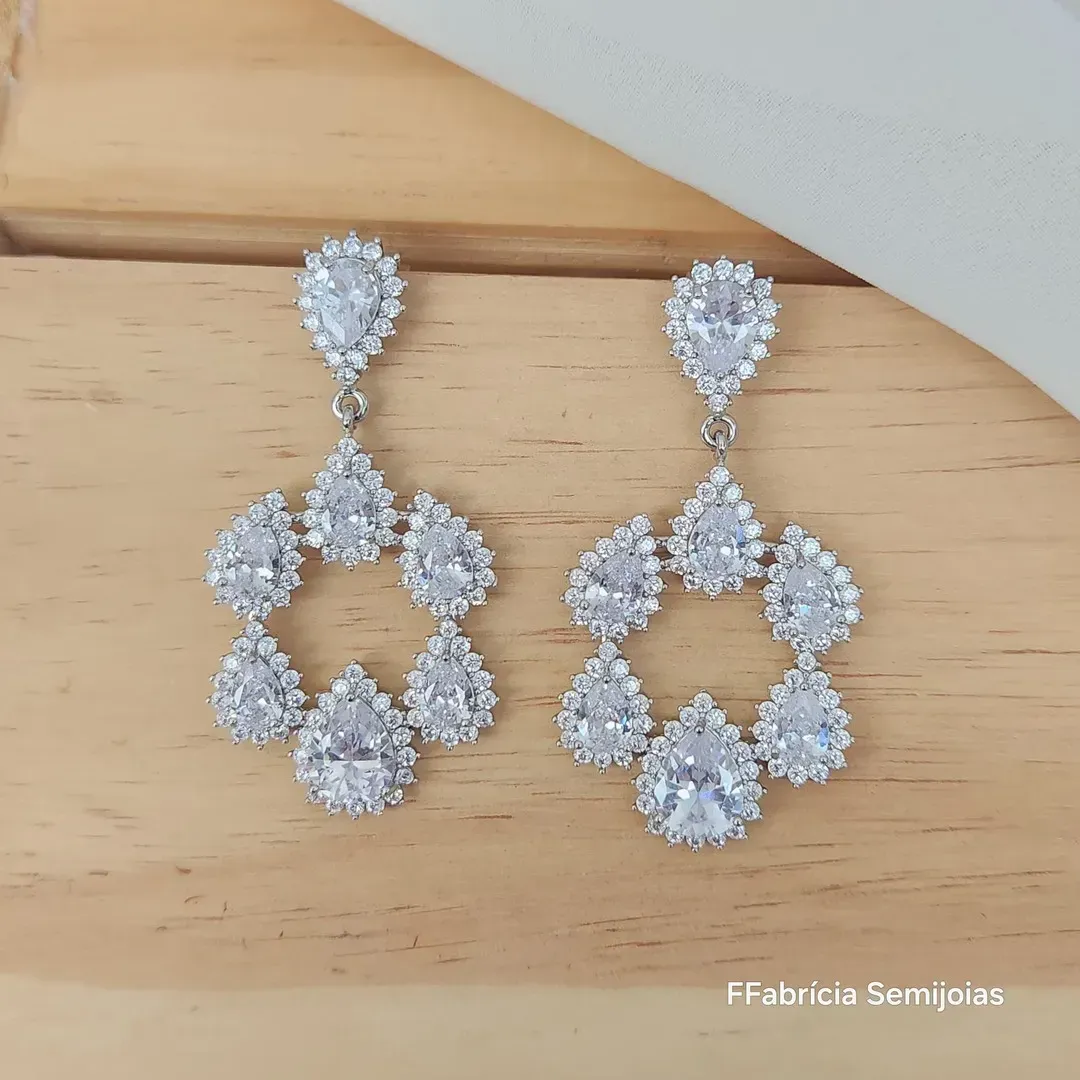 BRINCO RÓDIO BRANCO FESTA GOTAS ZIRCÔNIA CRISTAL