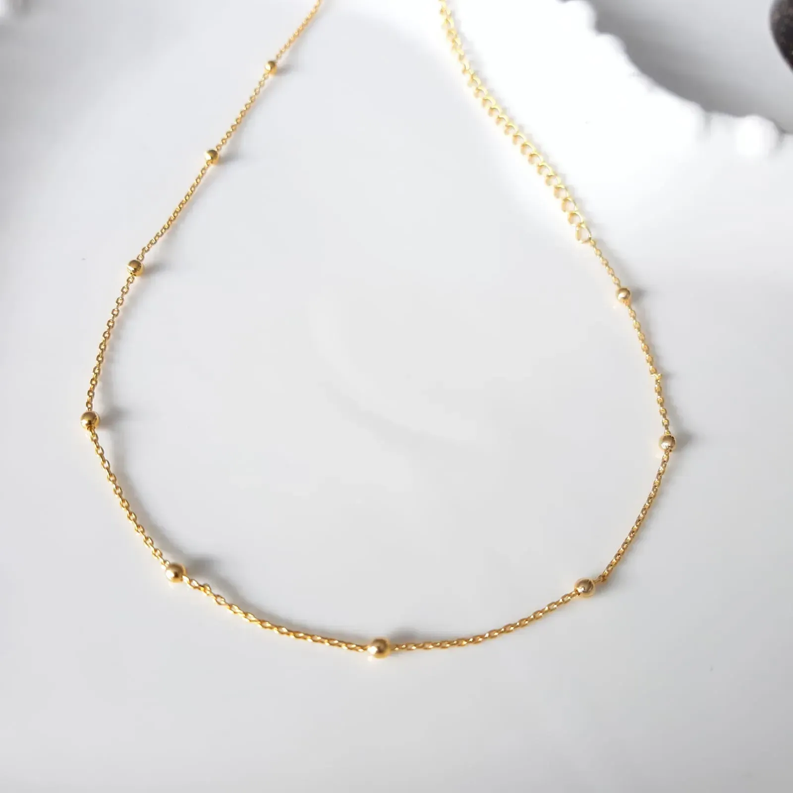 COLAR DOURADO CHOKER BOLINHAS 30CM MAIS 10 CM EXTENSOR
