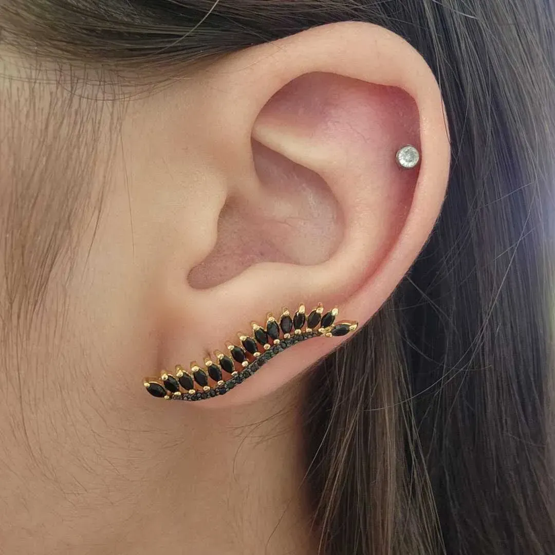 EAR CUFF DOURADO ZIRCÔNIAS NEGRAS