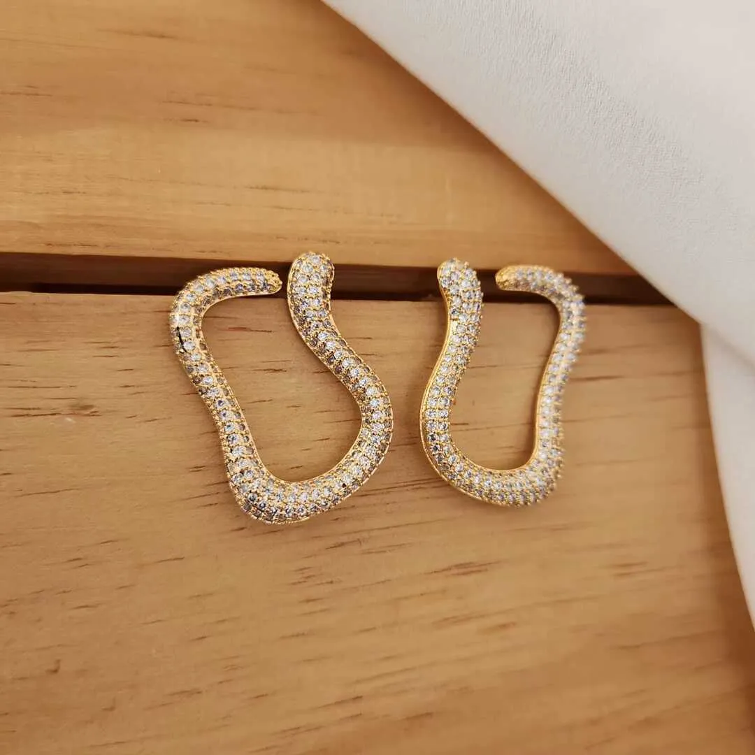 BRINCO FESTA ORGÂNICO CRAVEJADO EM MICROZIRCÔNIAS CRISTAL
