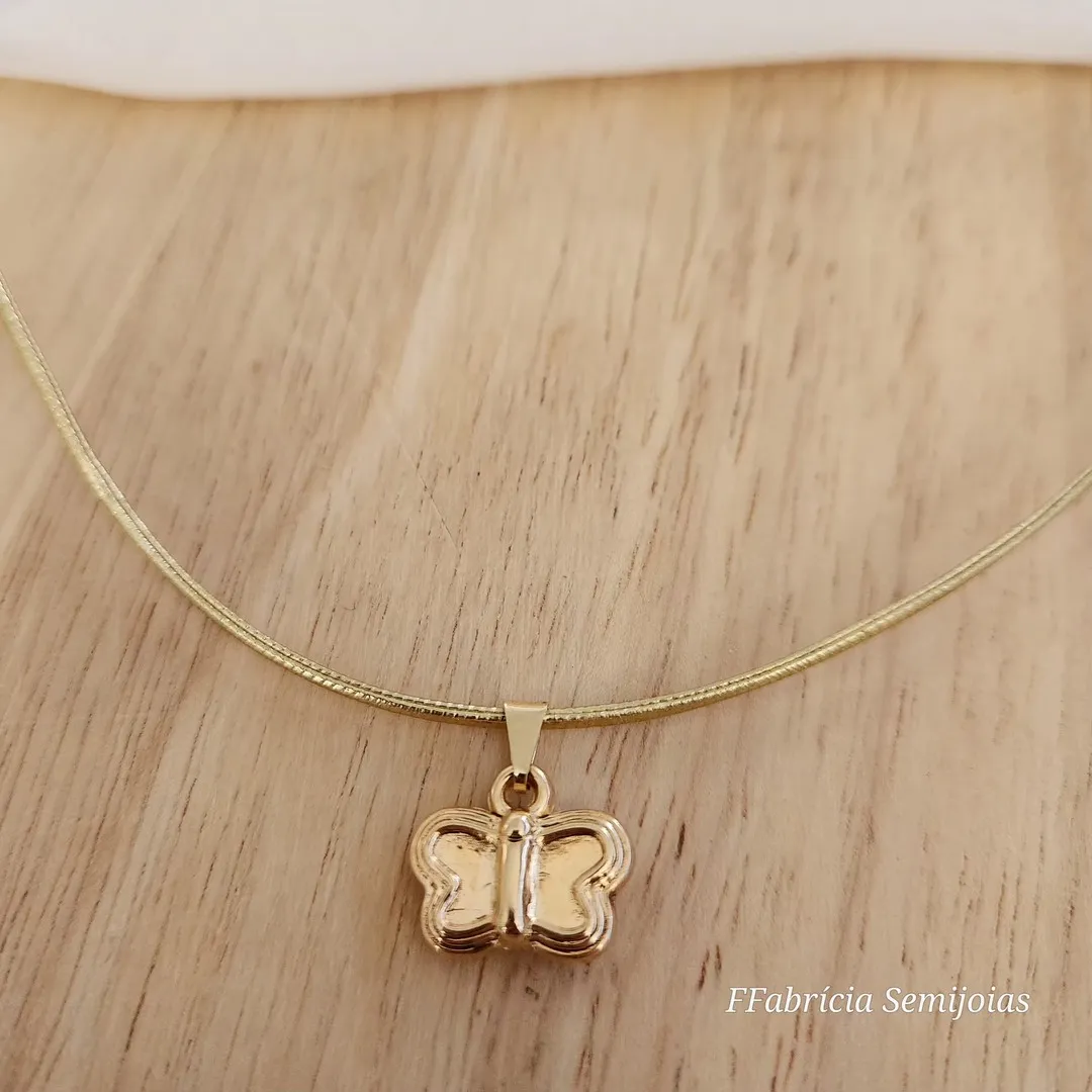 COLAR COURINHO DOURADO PINGENTE BORBOLETA